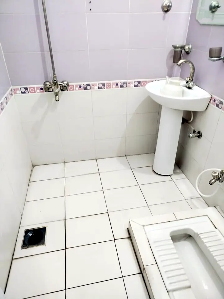 The same washroom after cleaning
